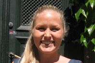 På billedet ses Mille, som studerer jura på Københavns Universitet.