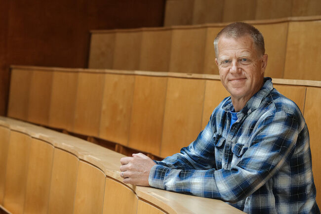 Portrait of professor Mikkel Thorup